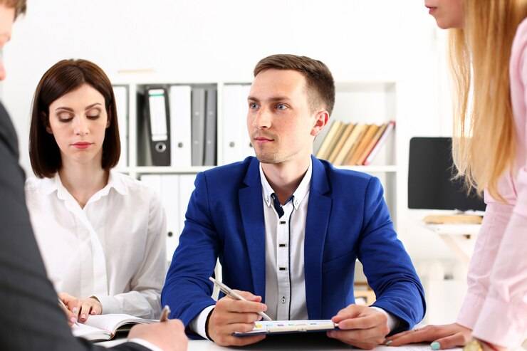 Менеджер по персоналу и специалист по кадрам